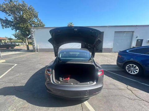 2020 Tesla Model 3 Standard Range