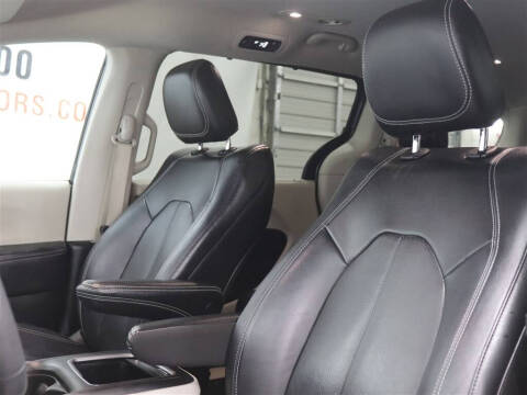 2022 Chrysler Pacifica Touring L