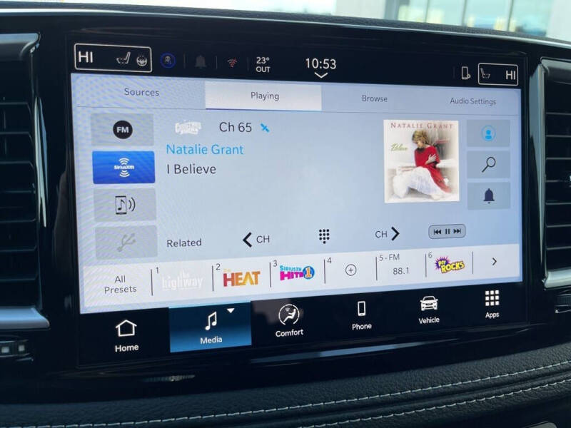 2026 Chrysler Pacifica Select