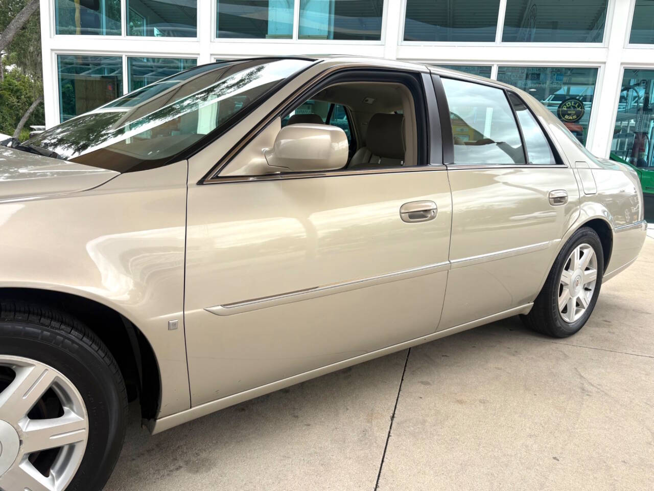 2007 Cadillac DTS 13