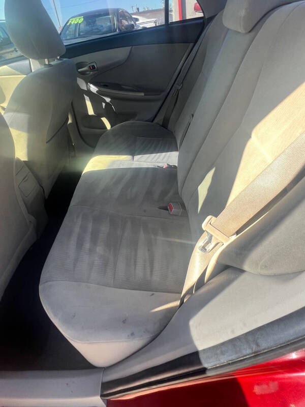 2011 Toyota Corolla LE