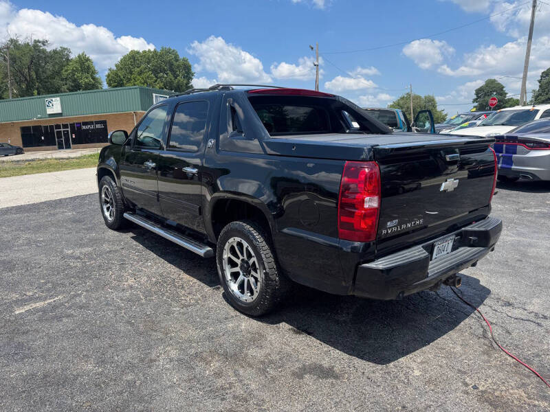 2013 Chevrolet Avalanche LS Black Diamond