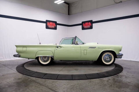 1957 Ford Thunderbird