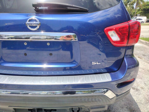 2017 Nissan Pathfinder SL