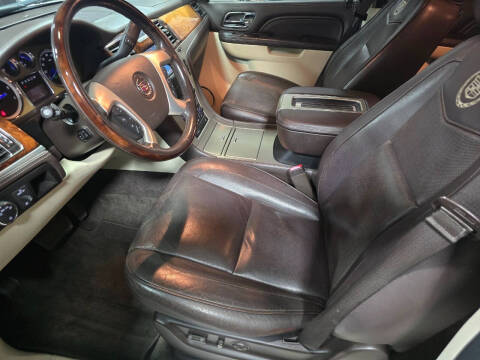 2013 Cadillac Escalade Platinum Edition