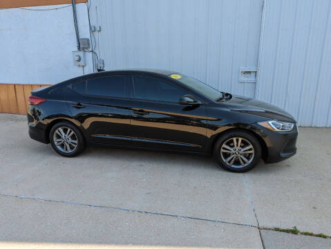 2017 Hyundai Elantra for sale at Parkway Motors in Osage Beach MO