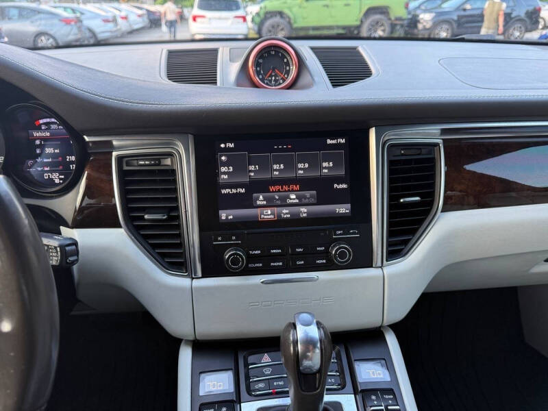 2018 Porsche Macan Turbo