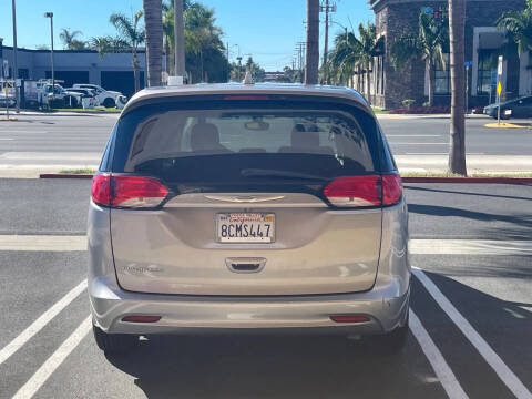 2017 Chrysler Pacifica Touring