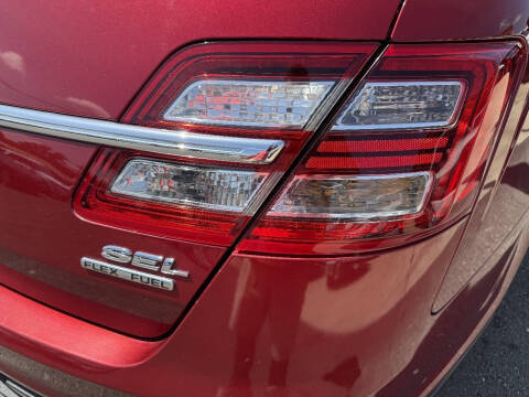 2017 Ford Taurus SEL