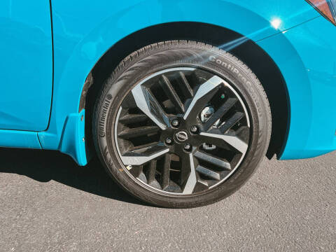 2025 Nissan Versa SR