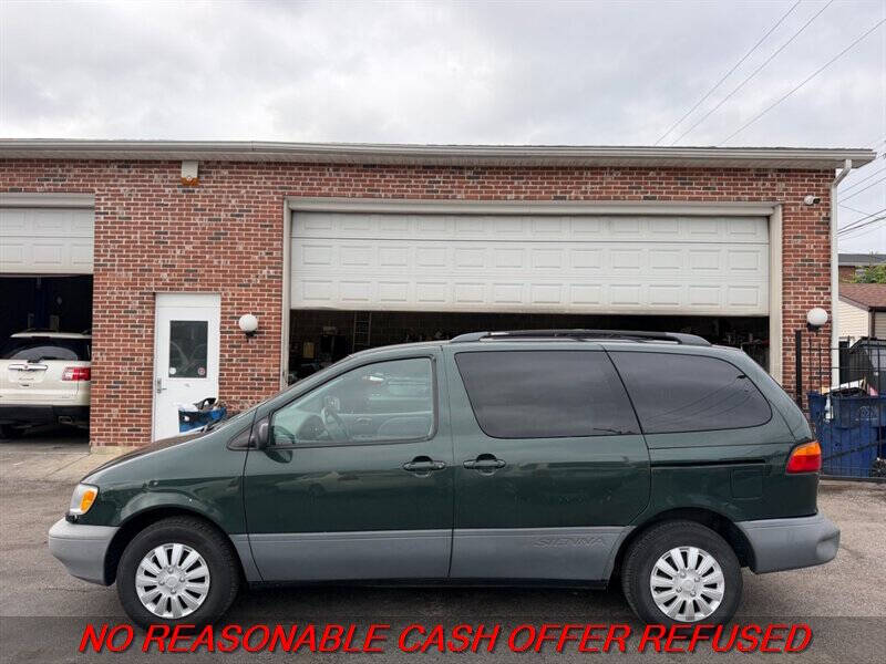 2000 Toyota Sienna LE