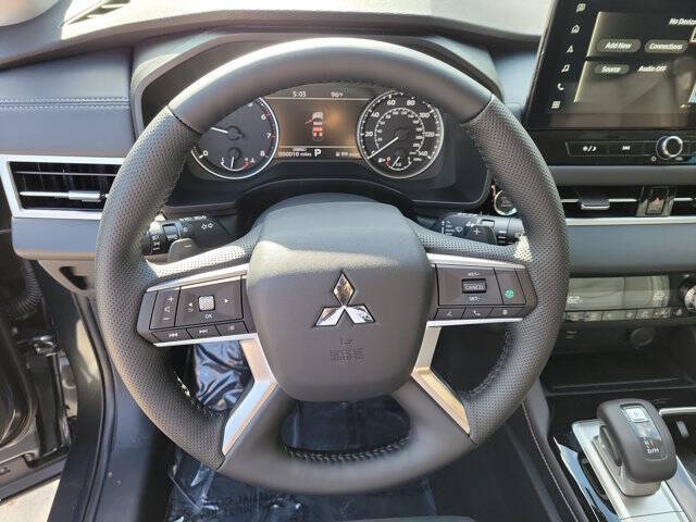 2026 Mitsubishi Outlander SE