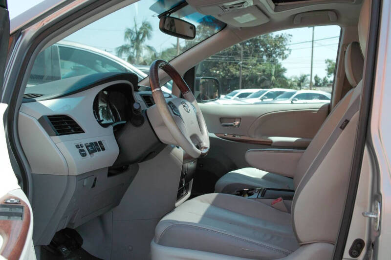 2013 Toyota Sienna