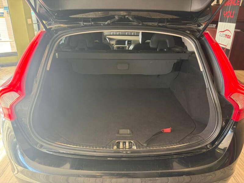 2016 Volvo V60 Cross Country T5