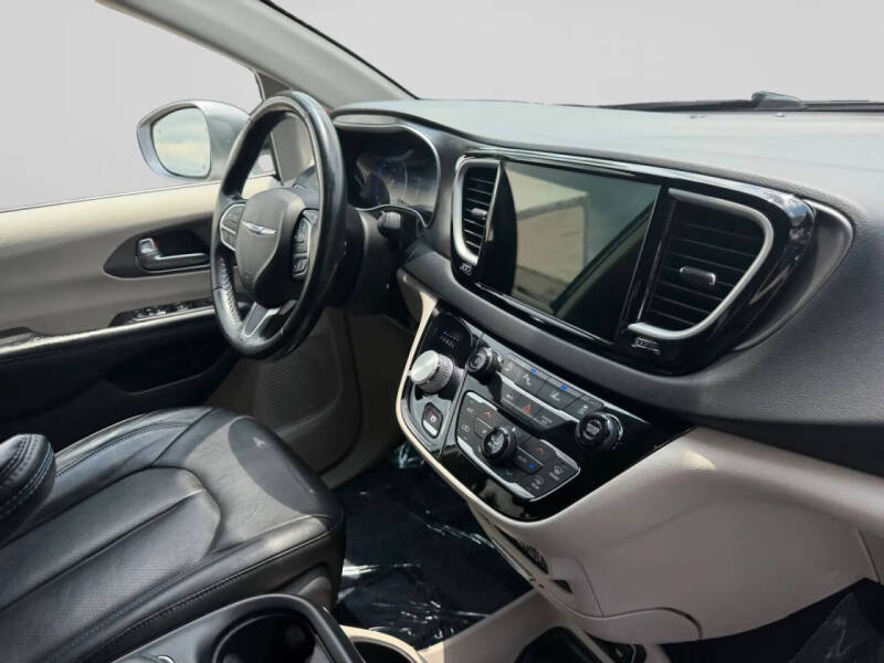 2021 Chrysler Pacifica Touring L