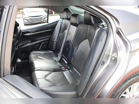 2020 Toyota Camry Hybrid XLE