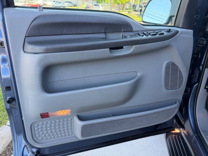 2003 Ford Excursion XLT