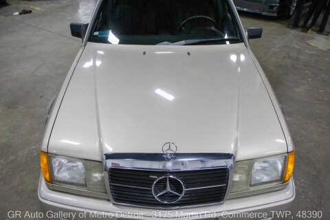 1986 Mercedes-Benz 230E