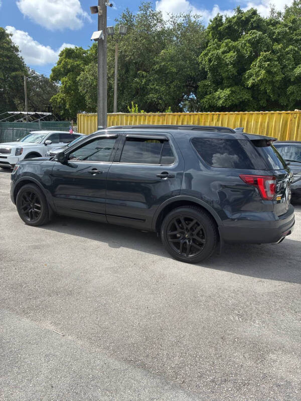 2017 Ford Explorer Sport