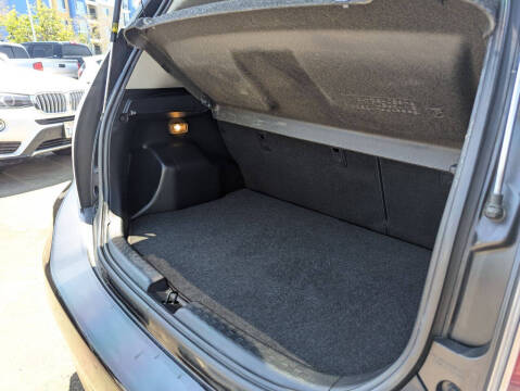 2016 Toyota Prius c Two