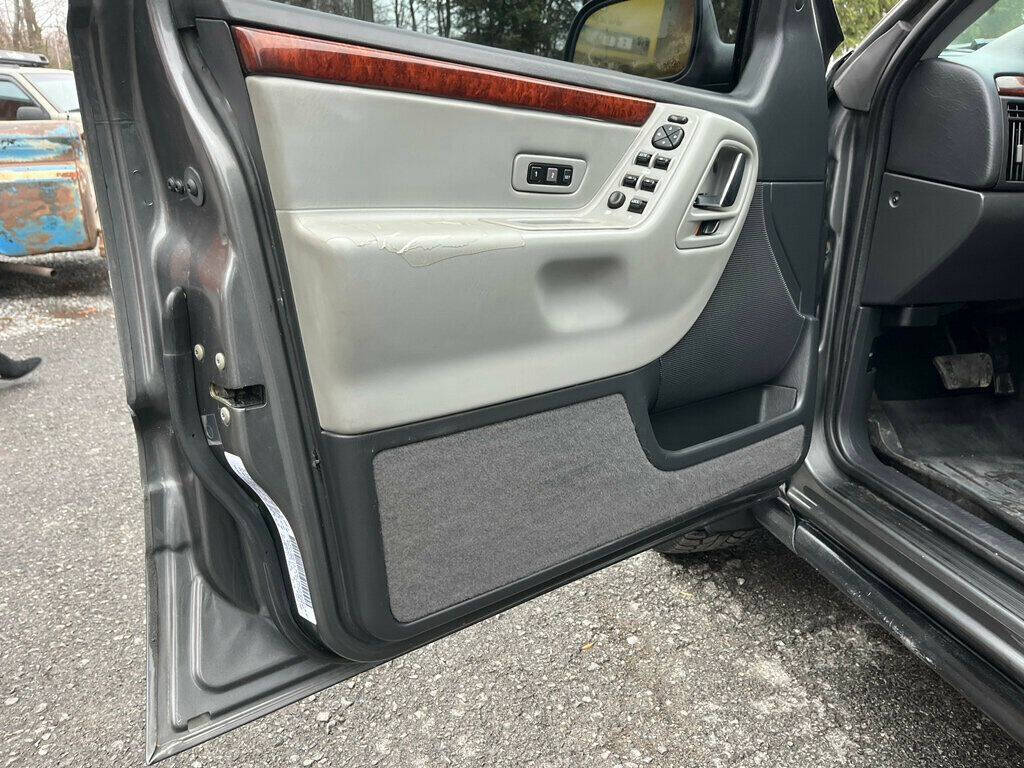 2004 Jeep Grand Cherokee 42