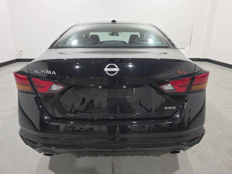 2025 Nissan Altima 2.5 SR