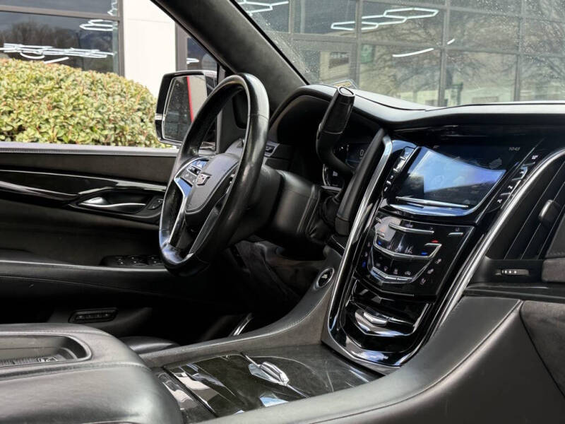 2017 Cadillac Escalade ESV Platinum