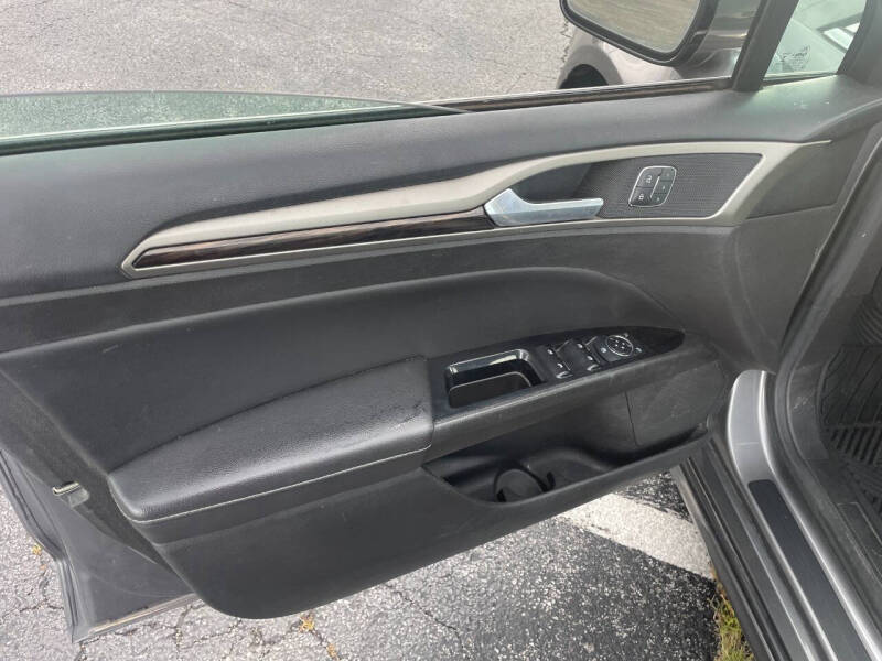 2014 Ford Fusion SE