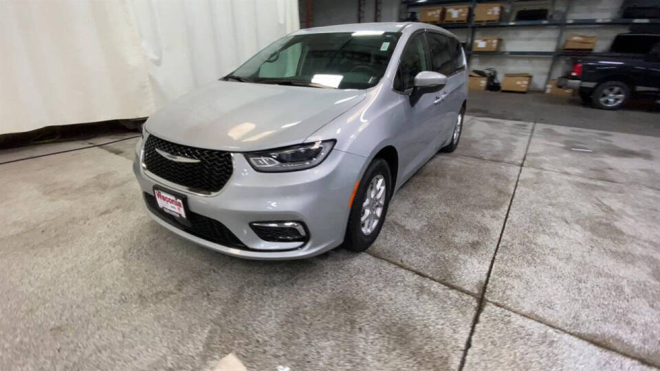 2023 Chrysler Pacifica for sale at Victoria Auto Sales in Victoria, MN