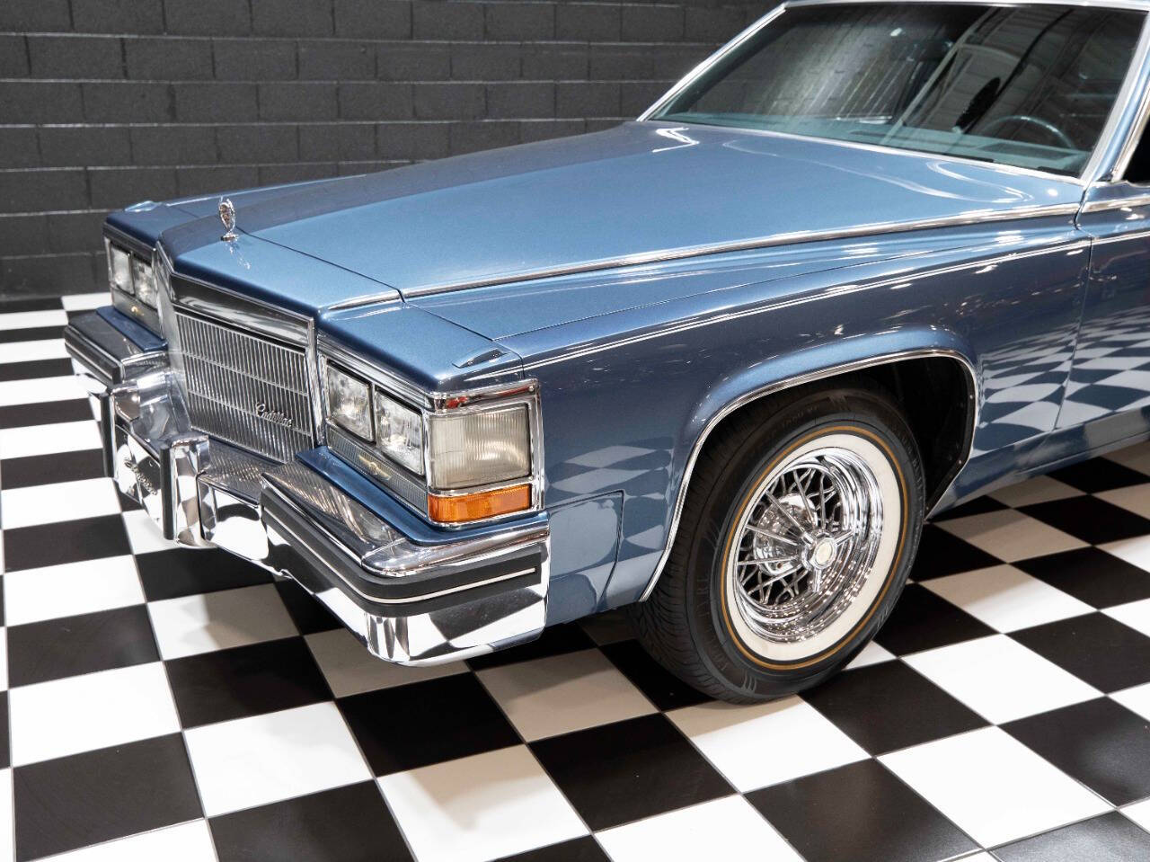 1985 Cadillac Fleetwood Brougham 3