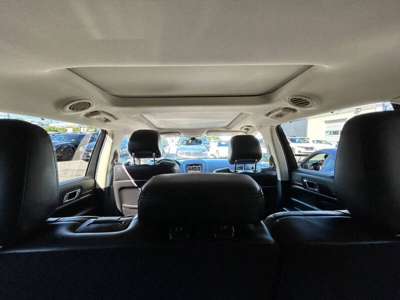 2018 Lincoln MKT Premiere