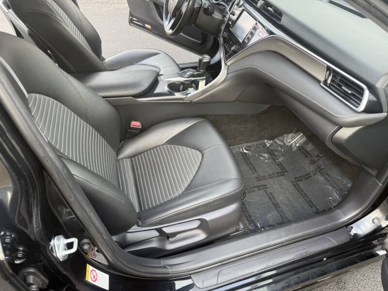 2018 Toyota Camry SE