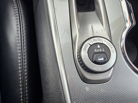 2017 Nissan Pathfinder SL