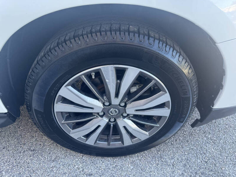 2018 Nissan Pathfinder SL