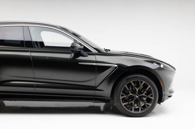 2021 Aston Martin DBX