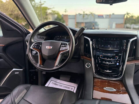 2017 Cadillac Escalade ESV Luxury
