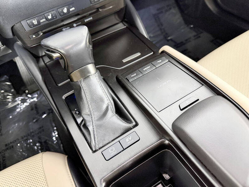 2019 Lexus ES 300h