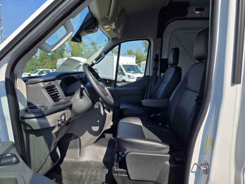 2025 Ford Transit 250