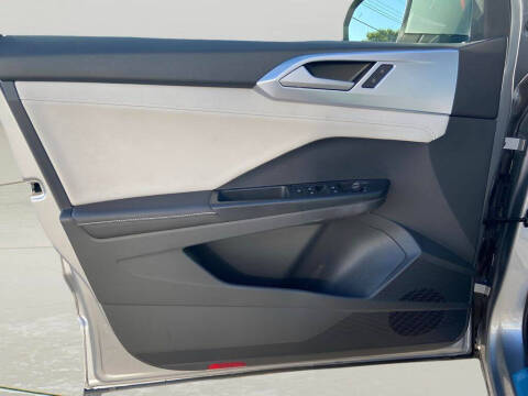 2025 Volkswagen Taos SE 4Motion