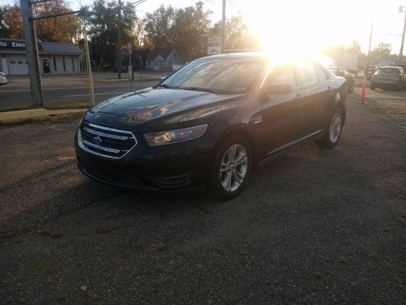 2013 Ford Taurus SEL photo 4