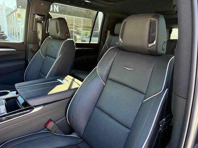 2025 Cadillac Escalade ESV Sport