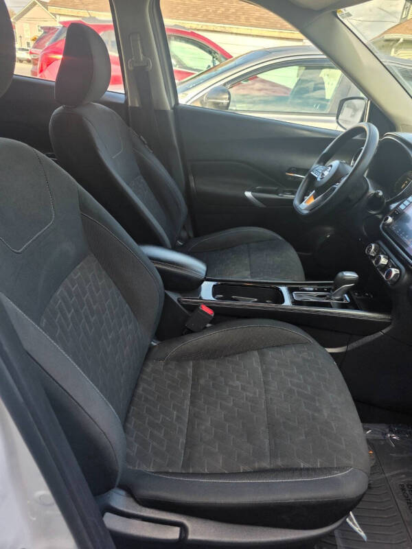 2023 Nissan Kicks SV