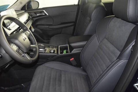 2025 Mitsubishi Outlander PHEV SE