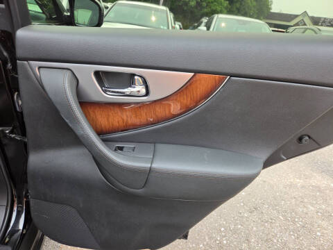 2011 Infiniti FX35