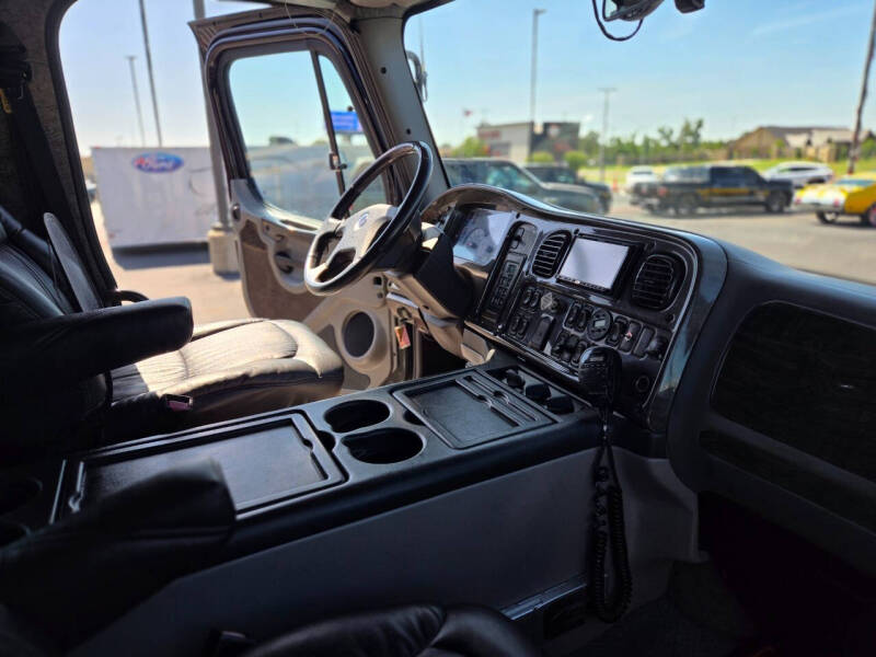 2007 Freightliner M2 106