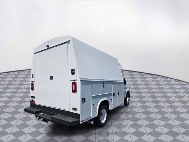 2024 Ford E-Series