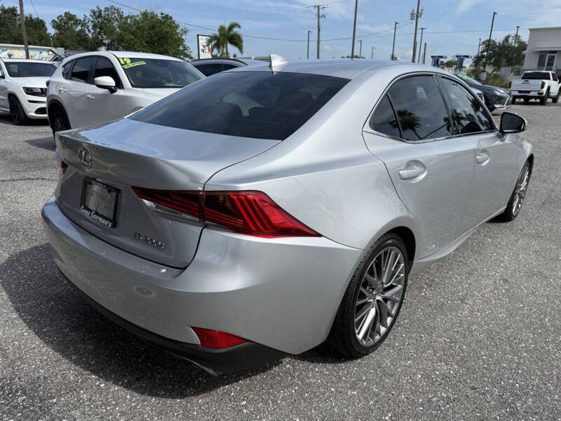 2017 Lexus IS 200t