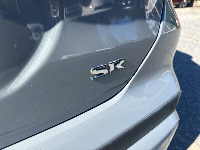 2021 Nissan Kicks SR