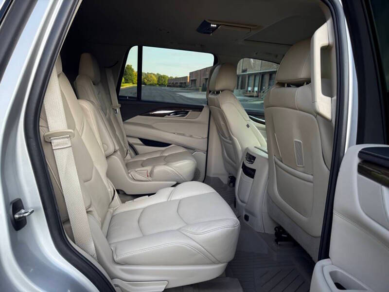 2018 Cadillac Escalade Luxury