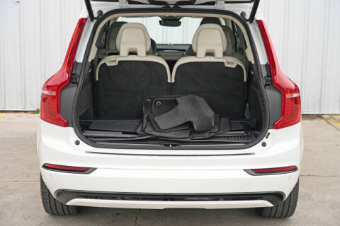 2023 Volvo XC90 Recharge T8 Ultimate Dark Theme